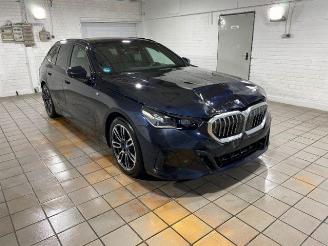 Damaged car BMW i5 eDrive40 Touring M Sport HUD/AHK/360/H&K/NAVI 2024/8