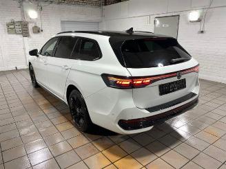 Unfallwagen Volkswagen Passat Variant 1.5 TSI e-Hybrid R-Line HUD/KAM 2025/4