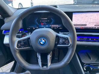 BMW i5 eDrive40 Touring M Sport Pro HUD/AHK/360/H&K picture 14