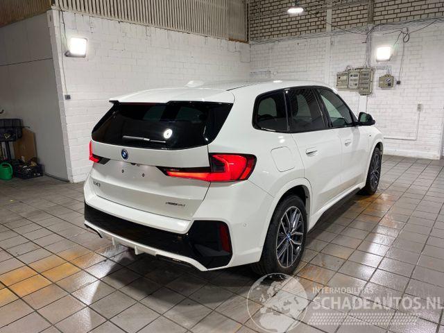 BMW iX1 xDrive30 M Sport HUD/AHK/360/H&K/NAVI