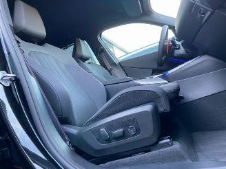 BMW X3 M50 xDrive STANDHZG/HUD/AHK/360/H&K/NAVI picture 24
