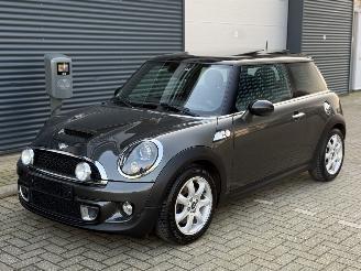 damaged passenger cars Mini Cooper S 1.6 Unieke Km stand Pano Cruise Leder Navi Clima 2011/5