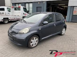 damaged passenger cars Toyota Aygo Aygo (B10), Hatchback, 2005 / 2014 1.0 12V VVT-i 2007/3