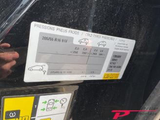 Peugeot 308 308 SW (L4/L9/LC/LJ/LR), Combi 5-drs, 2014 / 2021 1.6 BlueHDi 120 picture 19