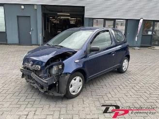 Vaurioauto  passenger cars Toyota Yaris Yaris (P1), Hatchback, 1999 / 2005 1.3 16V VVT-i 2000/1