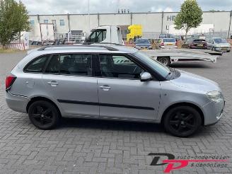Skoda Fabia Fabia II Combi, Combi 5-drs, 2007 / 2014 1.4i 16V picture 4