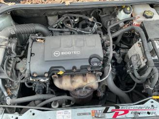 Opel Astra Astra J Sports Tourer (PD8/PE8/PF8), Combi, 2010 / 2015 1.4 16V ecoFLEX picture 16