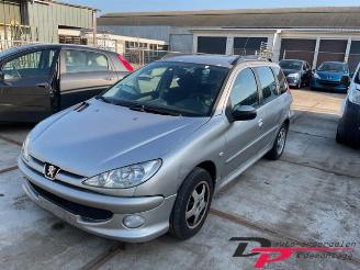 Coche siniestrado Peugeot 206 206 SW (2E/K), Combi, 2002 / 2007 1.4 2005/8