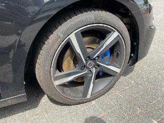 Volvo V-40 R-Design picture 11
