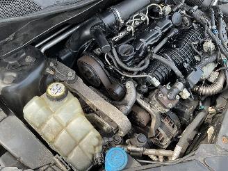 Volvo V-40 R-Design picture 28