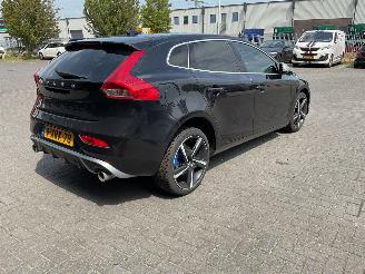 Volvo V-40 R-Design picture 8