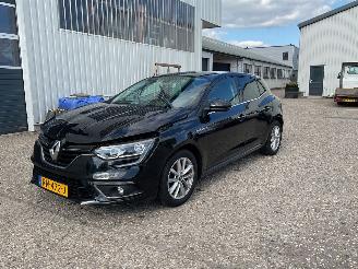 skadebil auto Renault Mégane 1.2 Benzine 2018/1