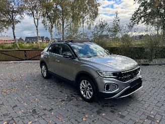 Volkswagen T-Roc Volkswagen T-Roc 1.5 TSI DSG Panoramadak IQ Light Camera AHK VOL picture 7
