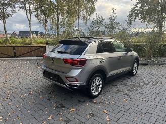 Volkswagen T-Roc Volkswagen T-Roc 1.5 TSI DSG Panoramadak IQ Light Camera AHK VOL picture 2