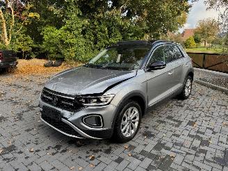 Volkswagen T-Roc Volkswagen T-Roc 1.5 TSI DSG Panoramadak IQ Light Camera AHK VOL picture 6