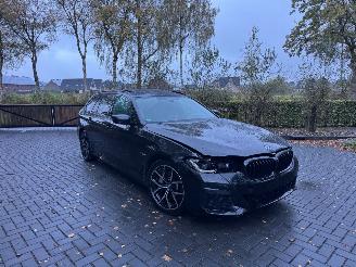 BMW 5-serie 530e M Sport Touring  Panorama HUD Ambiance Trekhaak VOL picture 25