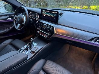BMW 5-serie 530e M Sport Touring  Panorama HUD Ambiance Trekhaak VOL picture 18