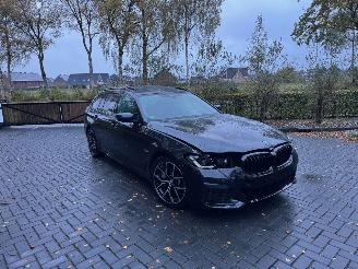 BMW 5-serie 530e M Sport Touring  Panorama HUD Ambiance Trekhaak VOL picture 24