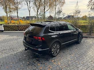 Volkswagen Tiguan Volkswagen Tiguan Allspace Highline 4Motion PANO HUD Trekhaak VOL picture 2
