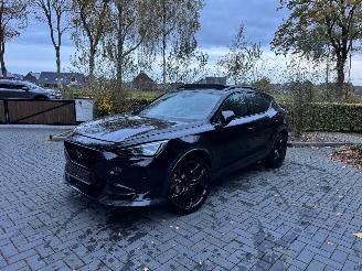 damaged passenger cars Cupra Formentor Formentor VZ5 2.5TFSI 4Drive 390pk Panorama Carbon VOL ! 2024/1