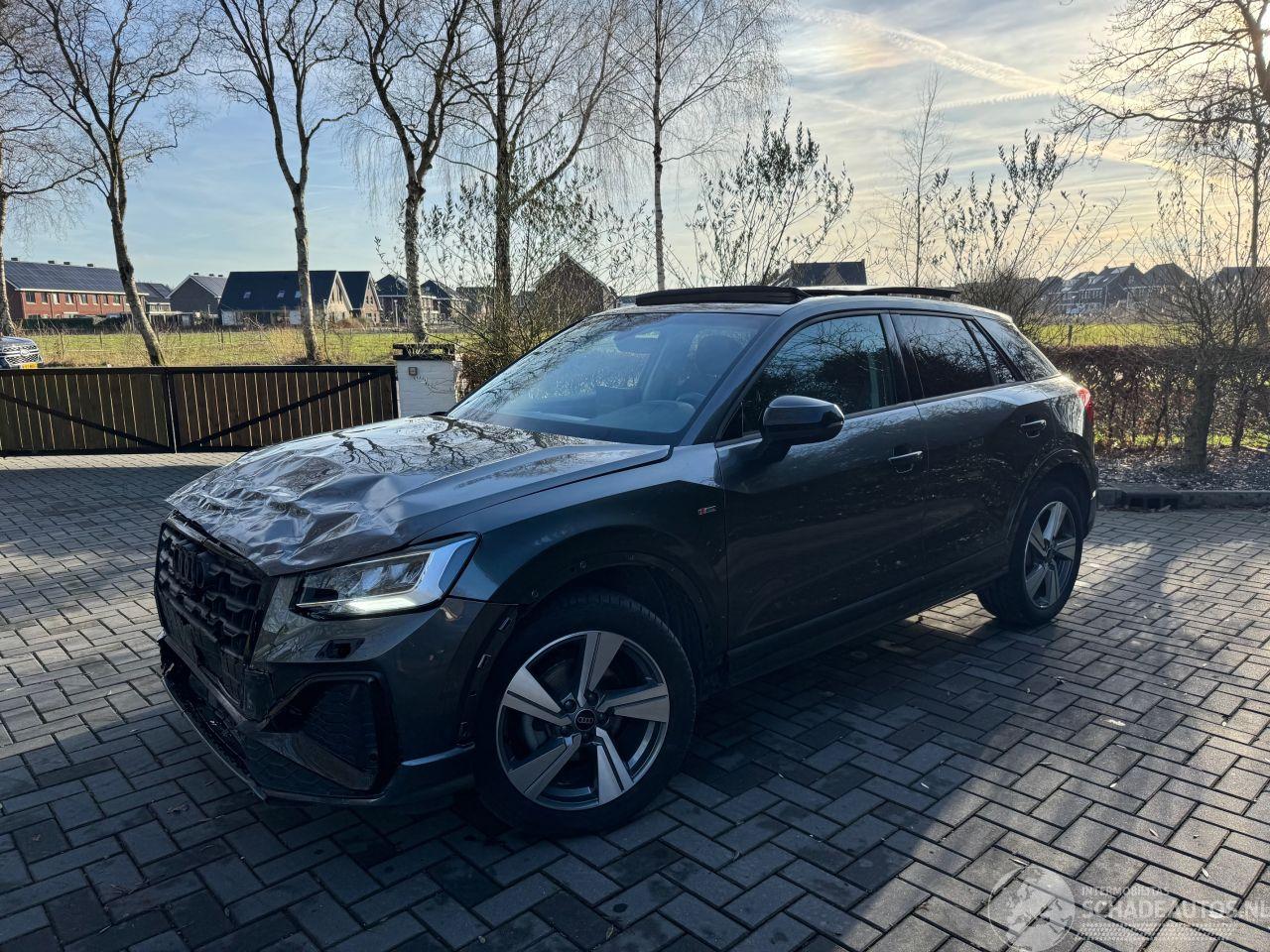 Audi Q2 Audi Q2 35 TFSI S line PANO CAMERA AHK Ambiance 2025