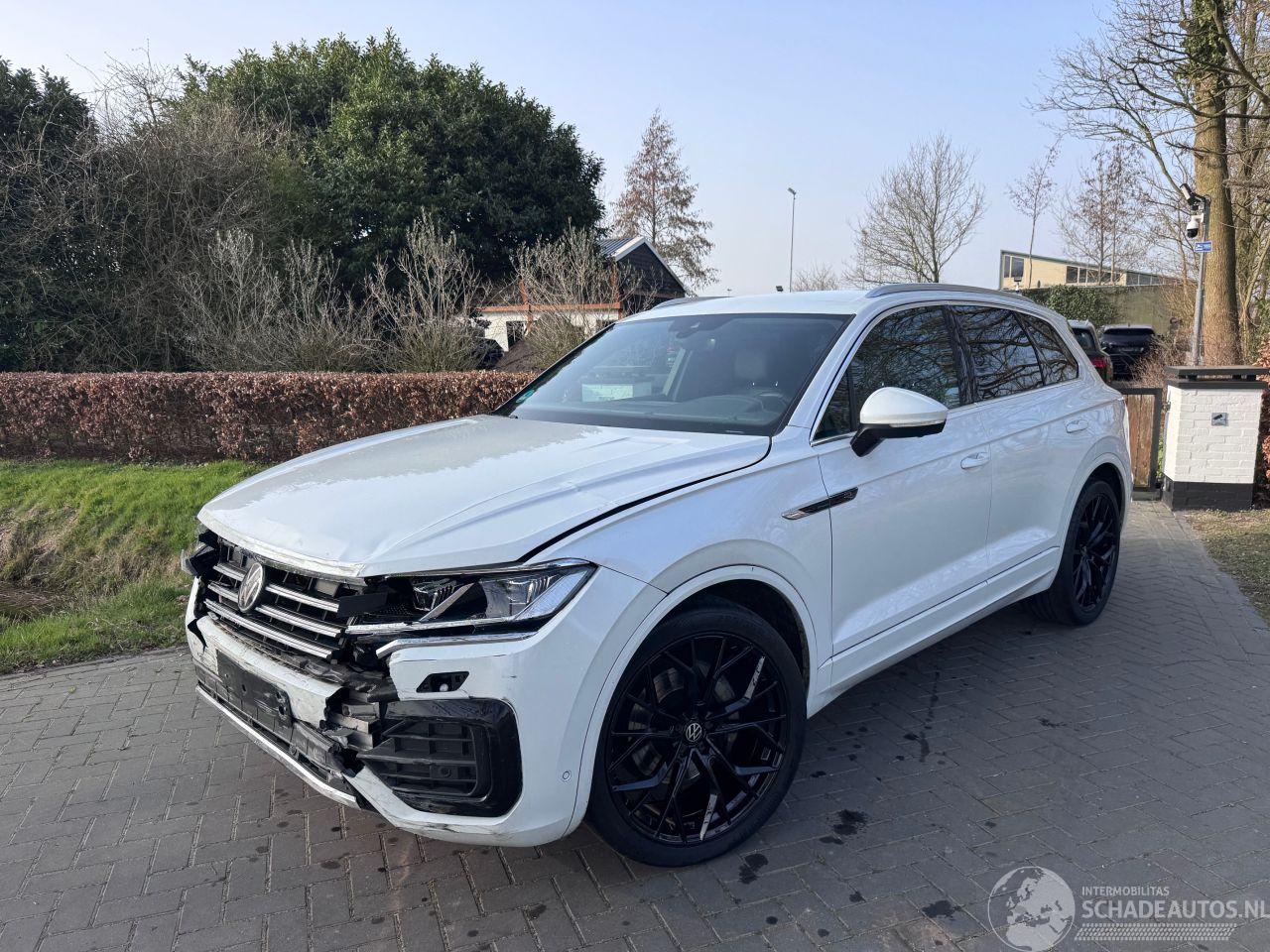 Volkswagen Touareg Touareg R-Line 4Motion Leder Trekhaak Camera Luchtvering VOL