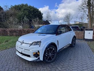 Damaged car Renault 5 Renault R5 E-Tech Electric 150 Comfort Range Iconic Five 2025/5