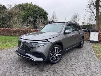 krockskadad bil auto Mercedes EQB EQB 250+ AMG Panorama Burmester HUD Trekhaak 360view VOL 2025/5