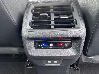 Volkswagen Tiguan Volkswagen Tiguan 2.0 TDI R-Line Camera AHK Ambiance VOL! picture 14