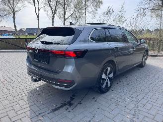 Volkswagen Passat Volkswagen Passat Variant 1.5 eTSI R-Line Panorama Trekhaak VOL! picture 11
