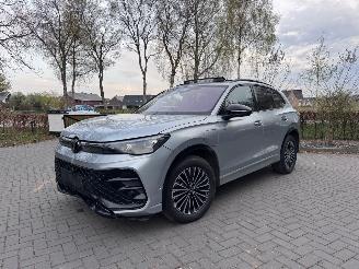 Volkswagen Tiguan Volkswagen Tiguan 1.5 TSI eHybrid 200 kW R-Line PANO HUD picture 10