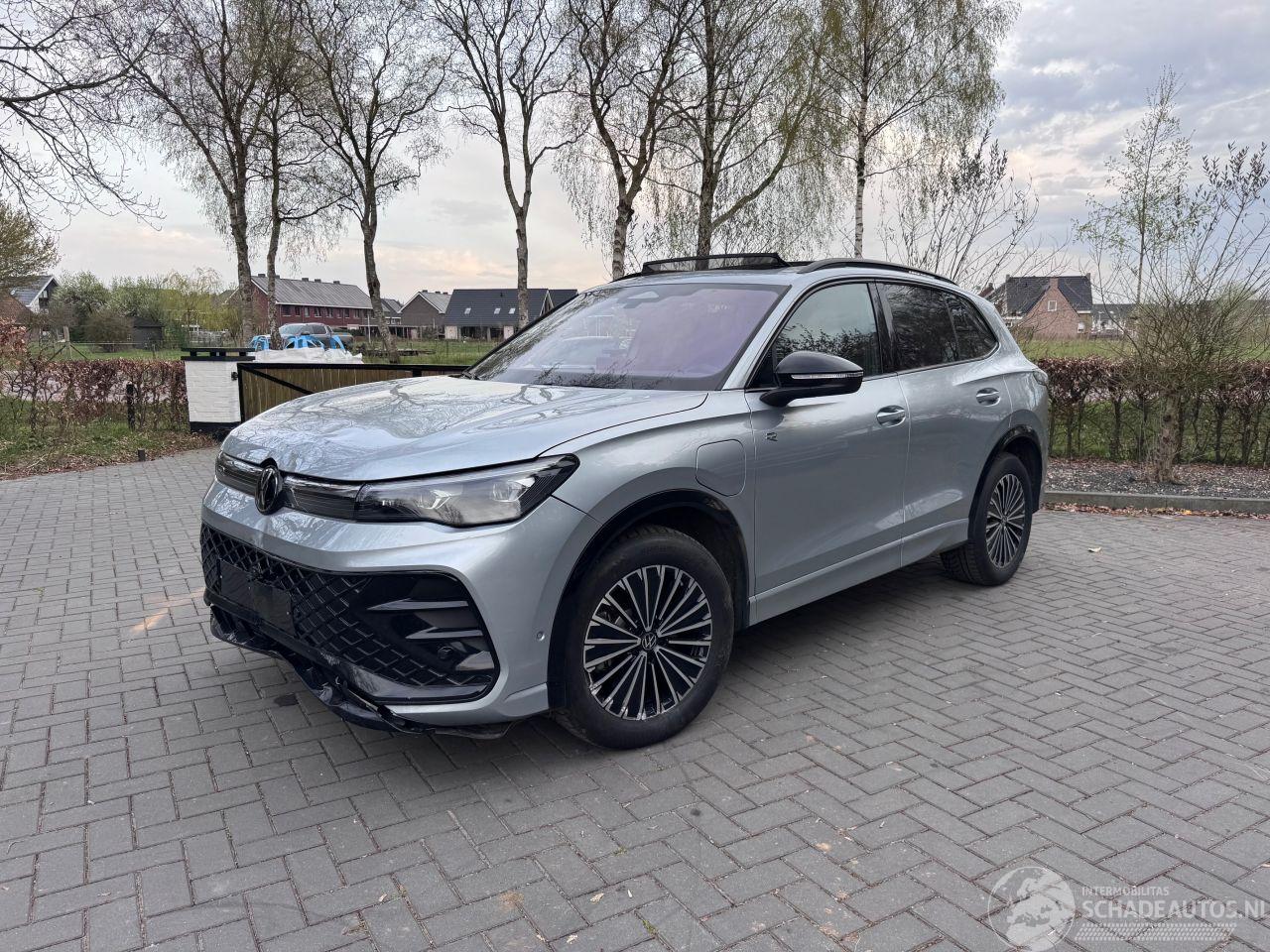 Volkswagen Tiguan Volkswagen Tiguan 1.5 TSI eHybrid 200 kW R-Line PANO HUD