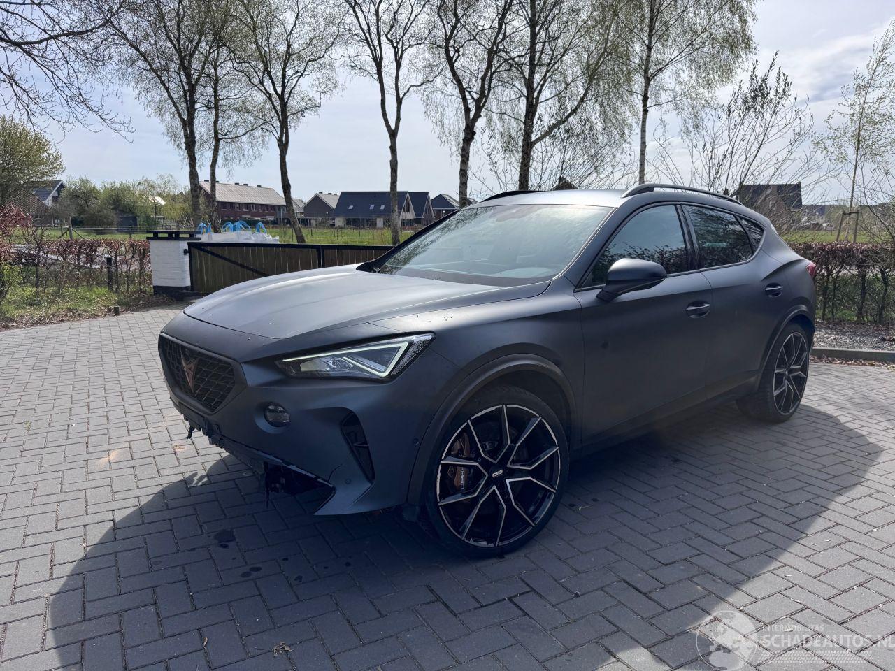 Cupra Formentor Cupra Formentor VZ5 4Drive 2.5TFSI 390pk Carbon Schaalstoelen Mat grijs VOL