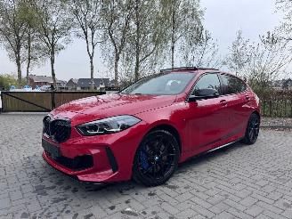uszkodzony samochody osobowe BMW M1 BMW M135 1 Limousine M135 i xDrive Edition PANO VOL 2024/7
