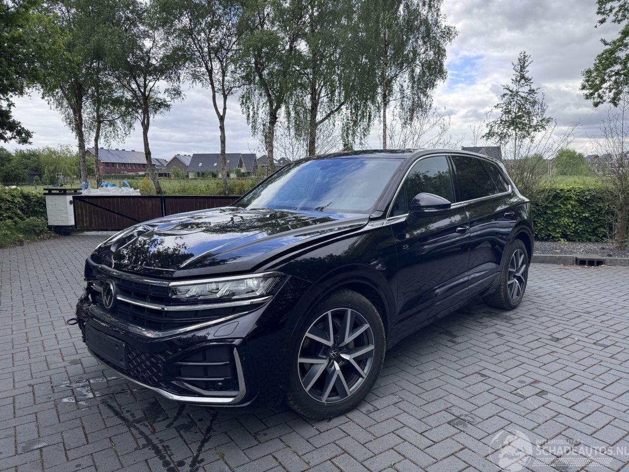 Volkswagen Touareg Touareg 3.0 TDI 210 kW 4Motion R-Line Trekhaak Camera Luchtvering 4 wiel besturing