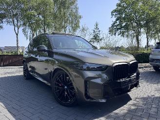 Vaurioauto  passenger cars BMW X5 X5 50e xDrive M Sport PANO LUCHTVERING 360 LEDER MATRIX HUD VOL VOL 2024/1
