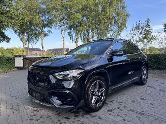 Mercedes GLA Mercedes-Benz GLA 180 AMG PANORAMA HUD Memorie Trekhaak Ambiance Massage VOL!! picture 28