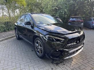 Mercedes GLA Mercedes-Benz GLA 180 AMG PANORAMA HUD Memorie Trekhaak Ambiance Massage VOL!! picture 26