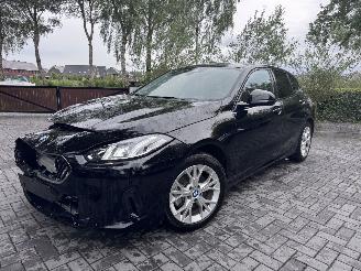 Unfallwagen BMW 1-serie BMW 120 1 Limousine 120 M Sport Camera Ambiance VOL 2026/1