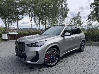 Unfallwagen BMW iX1 iX1 20 eDrive M Sport PANO Camera Ambiance HUD  VOL!!! 2025/7