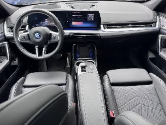 BMW iX1 iX1 20 eDrive M Sport PANO Camera Ambiance HUD  VOL!!! picture 4