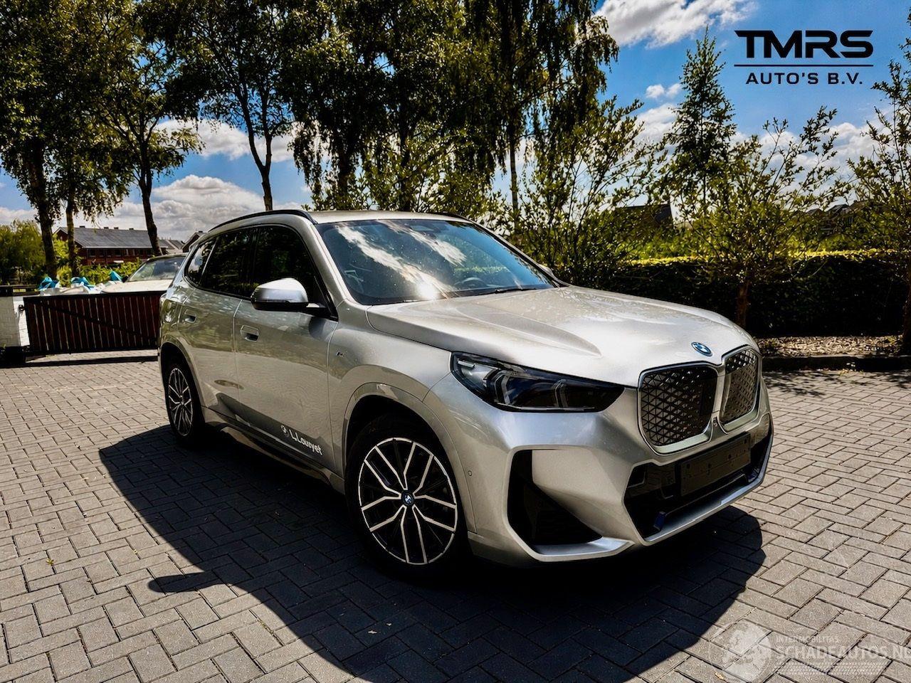 BMW iX1 MW iX1 20 eDrive M Sport Ambiance Leder Camera Trekhaak