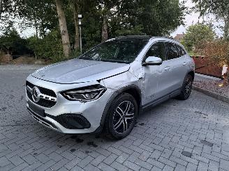 Mercedes GLA GLA 250 e PANORAMA AHK Ambiance ACC Leder VOLL picture 21