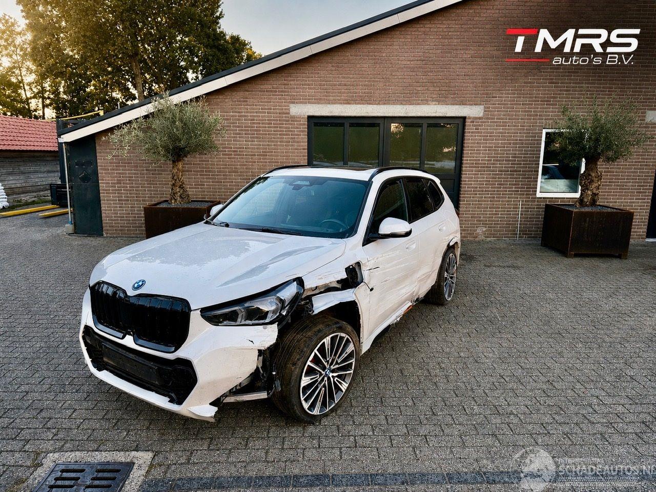 BMW X1 BMW X1 xDrive 30 e M Sport PANORAMA HUD Trekhaak VOLL