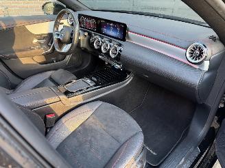 Mercedes Cla-klasse CLA 180 Shooting Brake PANORAMADAK Ambiance Trekhaak VOLLL picture 6