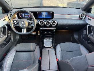 Mercedes Cla-klasse CLA 180 Shooting Brake PANORAMADAK Ambiance Trekhaak VOLLL picture 3
