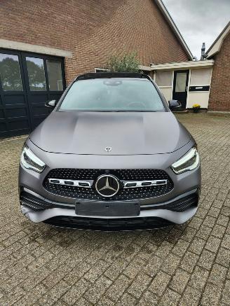 Mercedes GLA GLA 250 e AMG Frozen Grey PANORAMA Ambiance VOLL picture 19