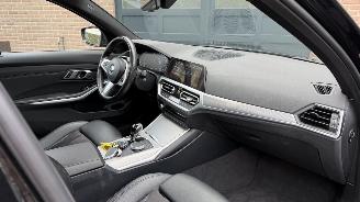 BMW 3-serie 320e Touring M-Sport PANORAMA AHK Camera VOLL picture 12