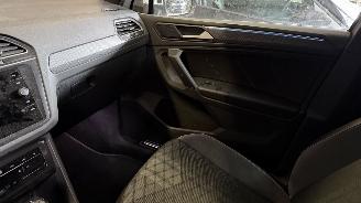 Volkswagen Tiguan Tiguan R-Line 1.5 TSI DSG ACC AHK SideAssist VOL picture 24