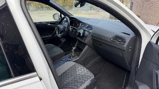 Volkswagen Tiguan Tiguan R-Line 1.5 TSI DSG ACC AHK SideAssist VOL picture 5